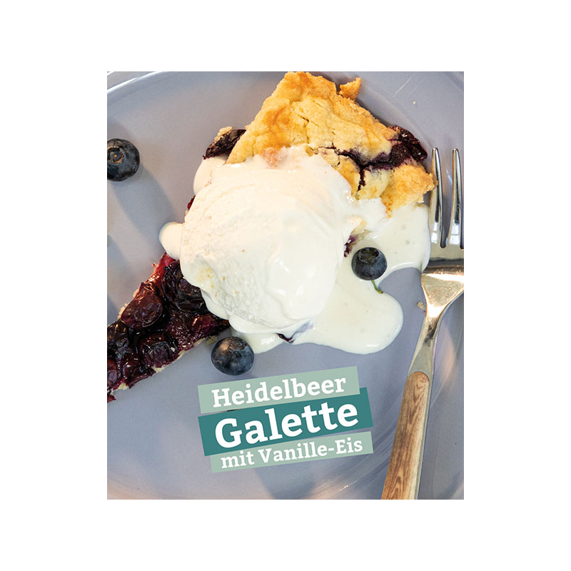 Heidelbeer-Galette mit Vanilleeis