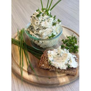 Gartenkräuter- Frischkäsezubereitung