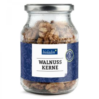 b*Walnusskerne Hälften
